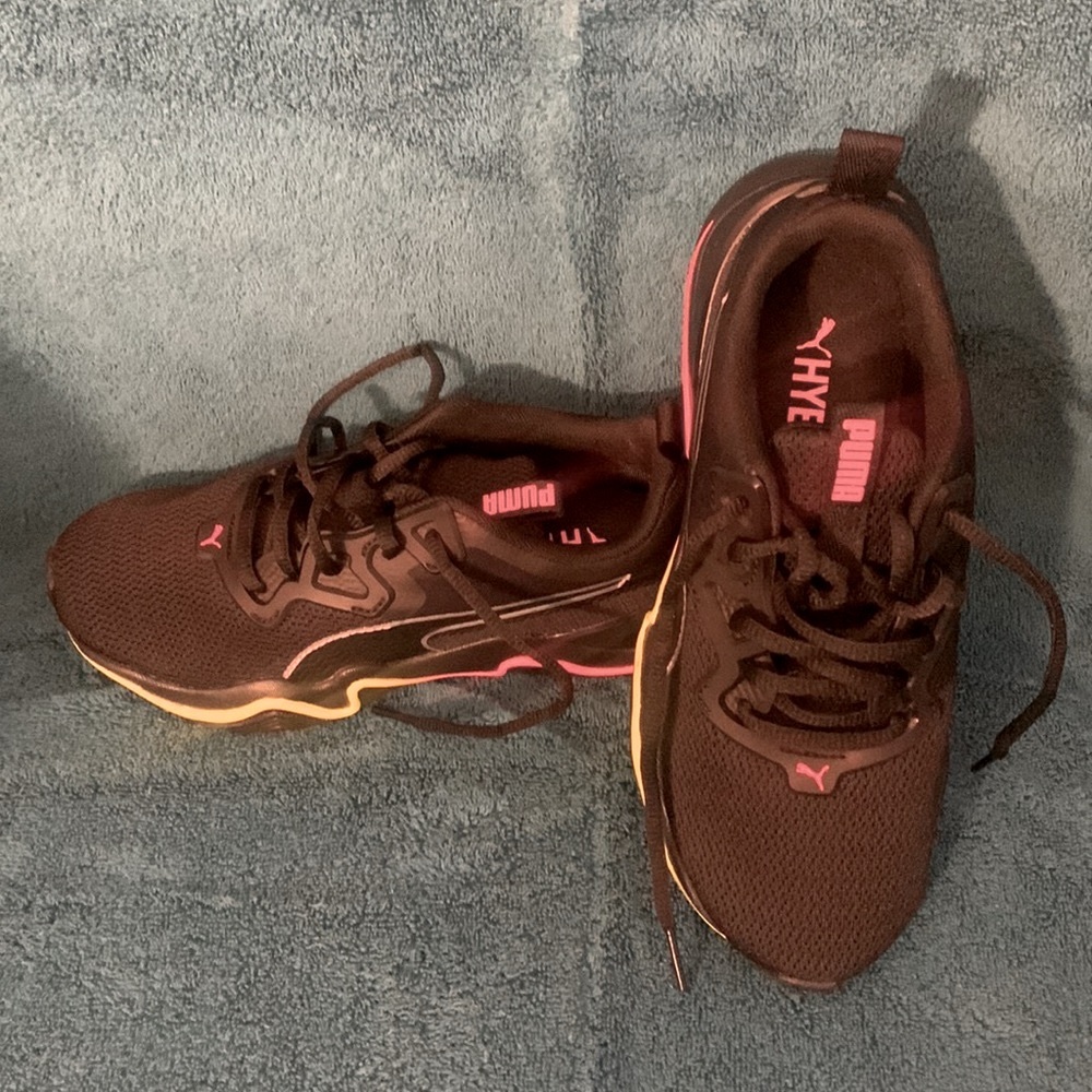 PUMA Hybrid - Picture 2 of 5
